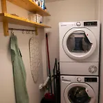 Δωμάτια σε οικογενειακή κατοικία Hyggelig Byhus I Stueplan Med Solrig Gardhave *