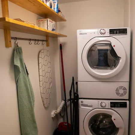 Privat bolig Hyggelig Byhus I Stueplan Med Solrig Gardhave *