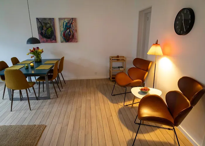 Hyggelig Byhus I Stueplan Med Solrig Gardhave Svendborg
