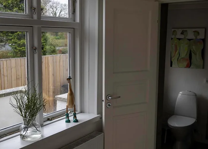 Hyggelig Byhus I Stueplan Med Solrig Gardhave Séjour chez l'habitant *